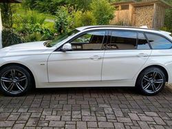 Weiß Gebraucht 2016 BMW 320 Sport Line Kombi | 12.800 € (Guter Preis)