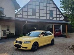 Gelb Gebraucht 2004 Audi A3 Ambiente Coupé | 999 € (Guter Preis)