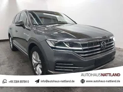 Siliziumgrau Gebraucht 2020 VW Touareg Atmosphere SUV | 38.950 € (Guter Preis)