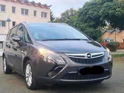 Grau Gebraucht 2014 Opel Zafira Tourer Van / Kleinbus | 4.999 €