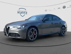 Grigio vesuvio metallic Gebraucht 2024 Alfa Romeo Giulia Premium Limousine | 39.800 € (Superpreis)