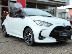 Weiß Neu 2024 Toyota Yaris Hybrid Limousine | 25.348 € (Fairer Preis)