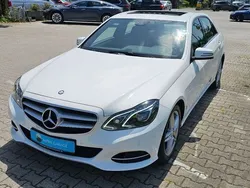 Weiß Gebraucht 2016 Mercedes E200 Avantgarde Limousine | 27.000 € (Teuer)