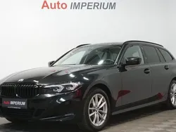 Schwarz Gebraucht 2022 BMW 320 Shadowline Kombi | 29.990 € (Fairer Preis)