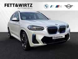 Mineralweiss metallic Gebraucht 2024 BMW iX3 M Sport SUV | 50.800 € (Guter Preis)