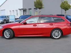 Melbournerot metallic Gebraucht 2023 BMW 318 Shadowline Kombi | 25.780 € (Guter Preis)