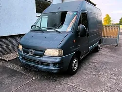 Schwarz Gebraucht 2003 Peugeot Boxer Van | 2.400 €