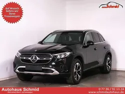 Obsidianschwarz metallic Gebraucht 2024 Mercedes GLC300e Kombi | 54.880 € (Superpreis)