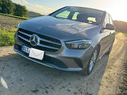 Grau Gebraucht 2019 Mercedes B250 Progressive Van / Kleinbus | 23.600 € (Fairer Preis)