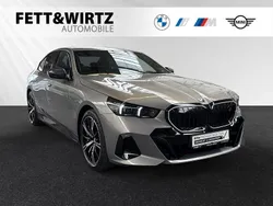 Oxidgrau metallic Gebraucht 2024 BMW i5 M Sport Limousine | 59.499 €