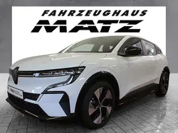 Weiß Gebraucht 2023 Renault Mégane Equilibre Limousine | 23.475 € (Guter Preis)