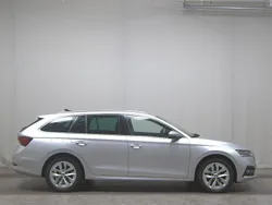 Silber Gebraucht 2023 Skoda Octavia Style Kombi | 14.990 € (Fairer Preis)