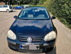 Schwarz Gebraucht 2004 VW Golf V Kleinwagen | 3.000 € (Fairer Preis)