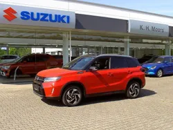 Bright red/cosmic black pearl Neu 2025 Suzuki Vitara Comfort+ SUV | 25.870 € (Fairer Preis)