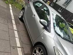 Silber Gebraucht 2011 Mazda 2 Kleinwagen | 2.500 € (Fairer Preis)