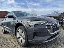 Grau Gebraucht 2022 Audi e-tron Advanced SUV | 35.990 € (Guter Preis)