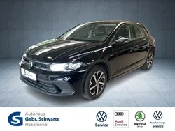 Deep black perleffekt Gebraucht 2024 VW Polo Life Limousine | 18.219 € (Guter Preis)