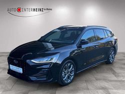 Obsidianschwarz metallic Gebraucht 2024 Ford Focus ST-Line Kombi | 24.900 € (Fairer Preis)