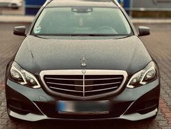 Grau Gebraucht 2016 Mercedes E300 Kombi | 17.450 € (Teuer)