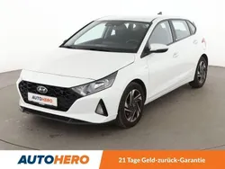 Weiß Gebraucht 2021 Hyundai i20 Intro Edition Limousine | 15.550 € (Guter Preis)