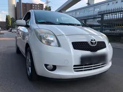 Weiß Gebraucht 2007 Toyota Yaris Coupé | 2.400 € (Etwas zu teuer)