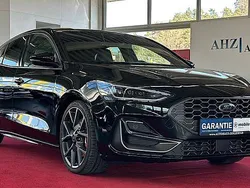 Obsidianschwarz metallic Gebraucht 2024 Ford Focus ST Limousine | 31.999 € (Guter Preis)