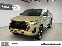 Weiß (super white 2) Gebraucht 2021 Toyota HiLux Comfort Abholung | 33.990 € (Etwas zu teuer)