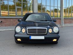 Blau Gebraucht 1997 Mercedes E200 Elegance Limousine | 4.800 € (Etwas zu teuer)