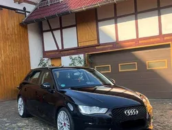 Schwarz Gebraucht 2015 Audi A3 Sportback Attraction Limousine | 14.000 € (Teuer)