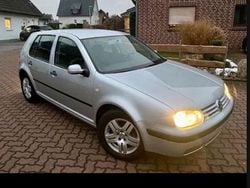 Grau Gebraucht 2003 VW Golf IV Kleinwagen | 950 € (Guter Preis)