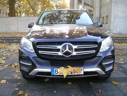 Schwarz Gebraucht 2015 Mercedes GLE250 AMG line SUV | 25.000 € (Fairer Preis)