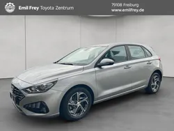 Silber Gebraucht 2023 Hyundai i30 Trend Limousine | 17.890 € (Fairer Preis)
