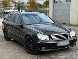 Schwarz Gebraucht 2006 Mercedes C200 Avantgarde Kombi | 3.000 € (Etwas zu teuer)