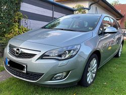 Grau Gebraucht 2011 Opel Astra Selection Kombi | 7.200 € (Etwas zu teuer)