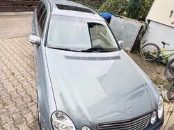 Blau Gebraucht 2005 Mercedes E220 Avantgarde Limousine | 4.700 € (Fairer Preis)