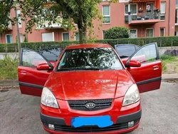 Rot Gebraucht 2009 Kia Rio 2 Kleinwagen | 2.500 € (Fairer Preis)