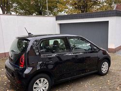 Schwarz Gebraucht 2021 VW e-up! Kleinwagen | 15.700 € (Fairer Preis)