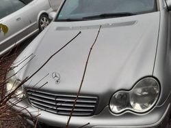 Silber Gebraucht 2005 Mercedes C180 Avantgarde Limousine | 2.500 € (Guter Preis)