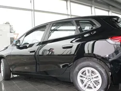 Schwarz ii Gebraucht 2023 BMW 218 Van / Kleinbus | 29.990 € (Fairer Preis)
