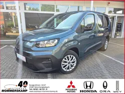 Blau Neu 2025 Fiat Doblò Van / Kleinbus | 31.480 € (Etwas zu teuer)