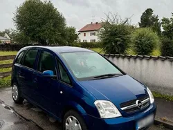 Blau Gebraucht 2005 Opel Meriva Van / Kleinbus | 2.300 € (Teuer)