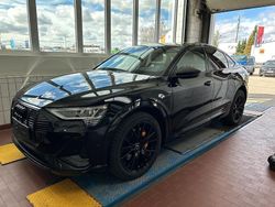 Mythosschwarz metallic Gebraucht 2022 Audi e-tron Sportback Black Edition SUV | 41.615 € (Guter Preis)