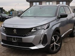 Grau Gebraucht 2022 Peugeot 5008 GT-line Van / Kleinbus | 23.205 € (Etwas zu teuer)