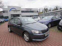 Grau Gebraucht 2014 Skoda Fabia Fresh Limousine | 7.990 € (Guter Preis)