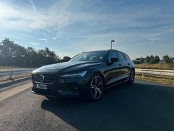 Grau Gebraucht 2019 Volvo V60 R-Design Kombi | 25.990 € (Fairer Preis)