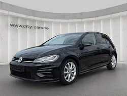 Schwarz Gebraucht 2017 VW Golf VII Highline Limousine | 17.990 € (Etwas zu teuer)