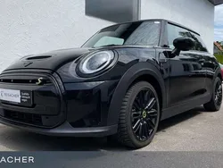 Midnight black metallic Gebraucht 2022 Mini Cooper SE Classic Kleinwagen | 18.990 € (Fairer Preis)