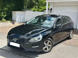 Grau Gebraucht 2015 Volvo V60 Momentum Kombi | 6.590 € (Fairer Preis)