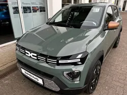 Grün Neu 2024 Dacia Spring Extreme Kleinwagen | 22.450 € (Teuer)