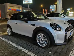 Silber Gebraucht 2021 Mini Cooper SE Classic Kleinwagen | 17.900 € (Fairer Preis)